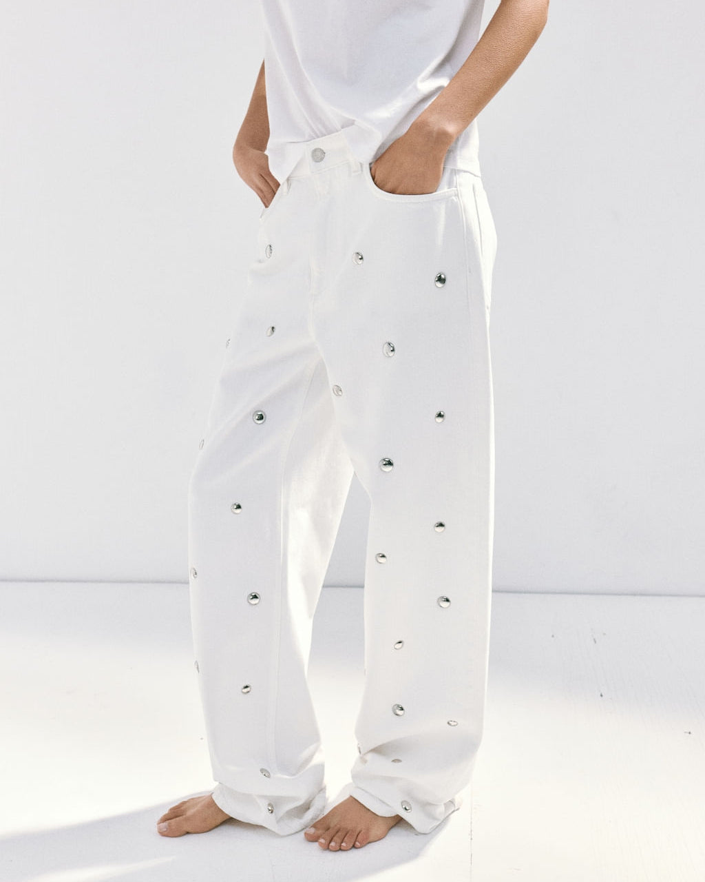 Color-Off white
