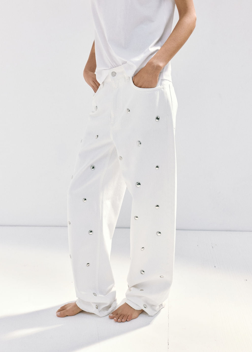 Color-Off white