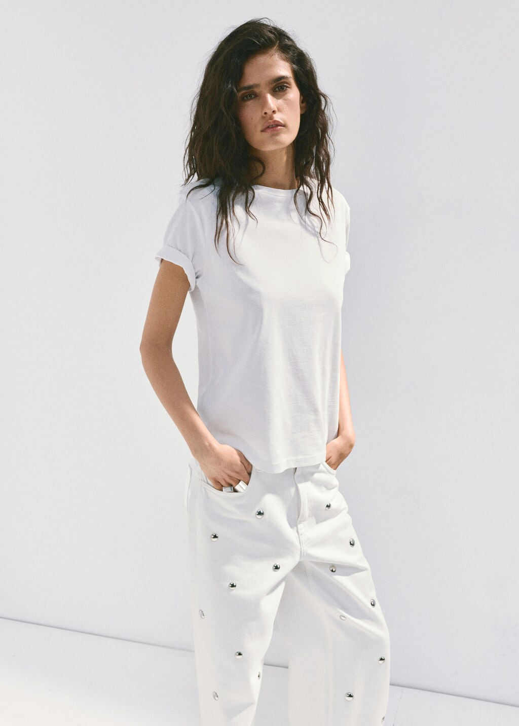 Color-Off white