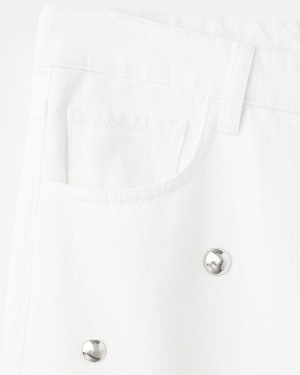 Color-Off white