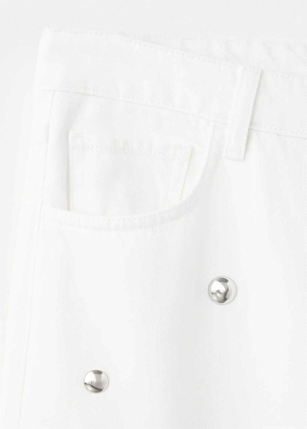 Color-Off white