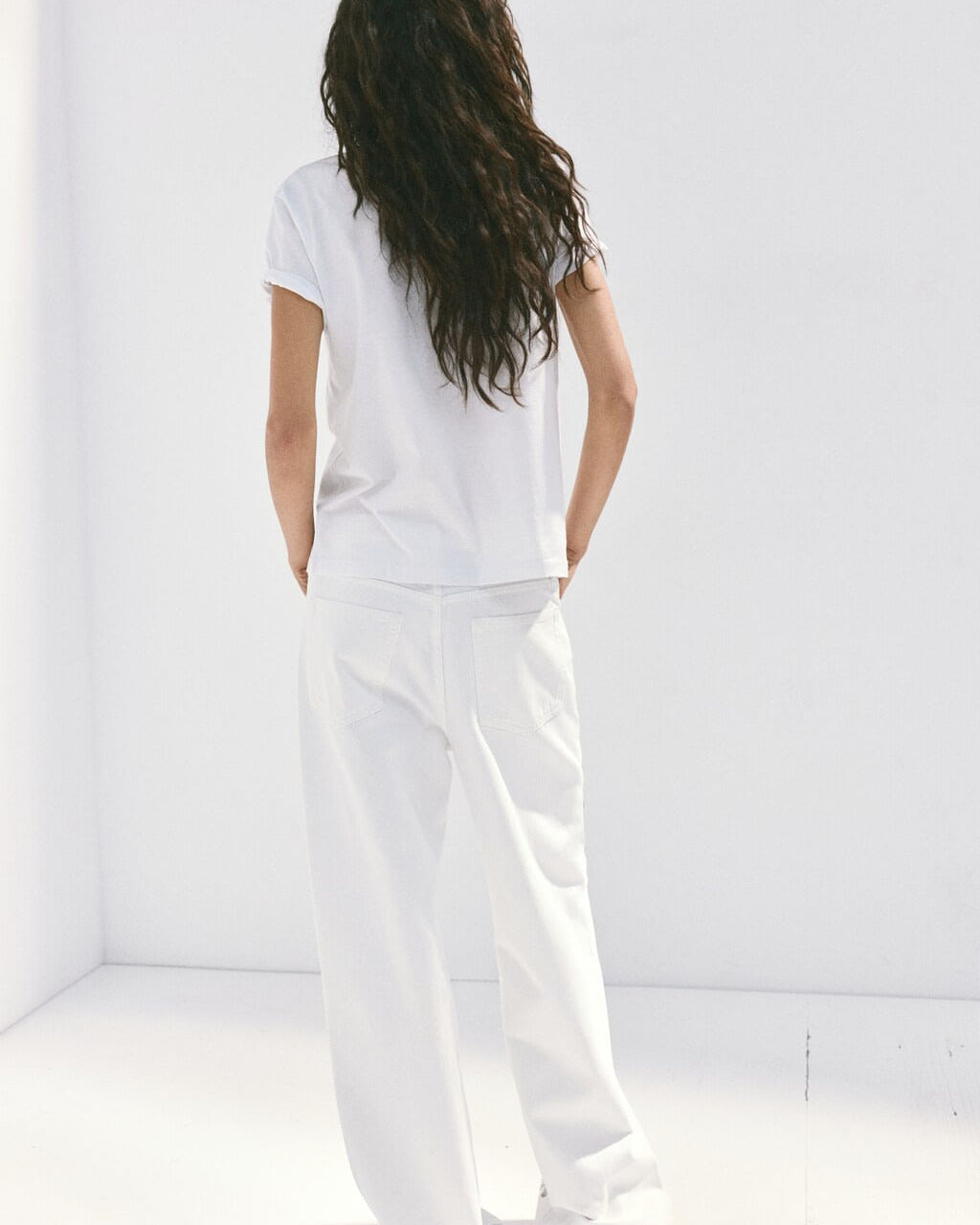 Color-Off white