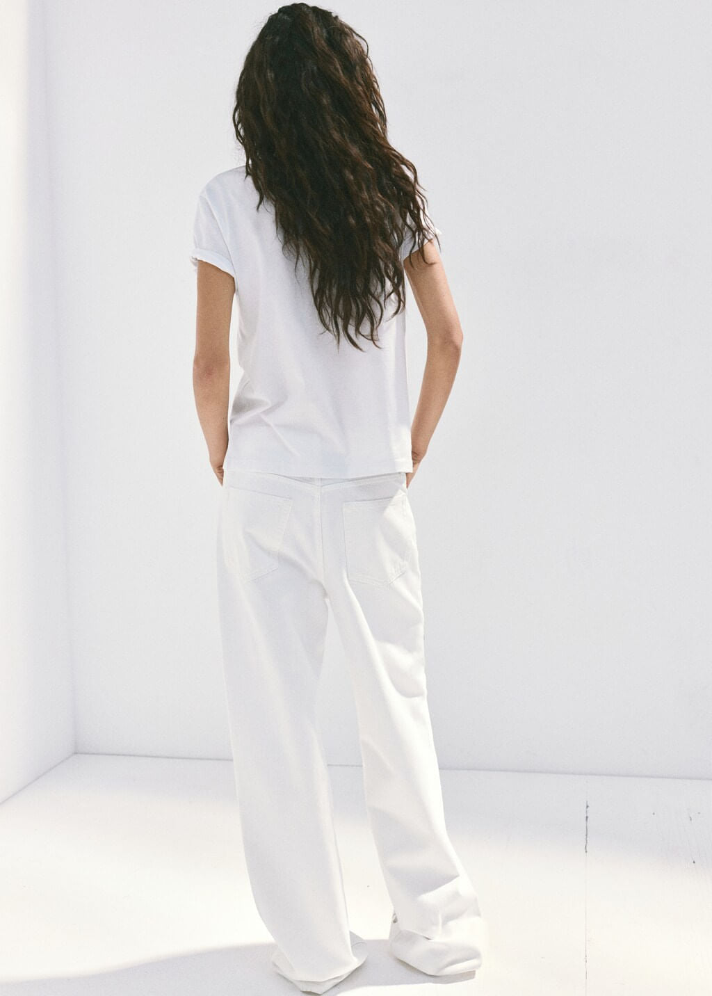 Color-Off white