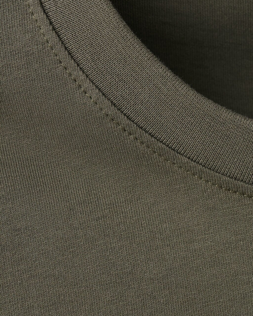 Color-Dark caza