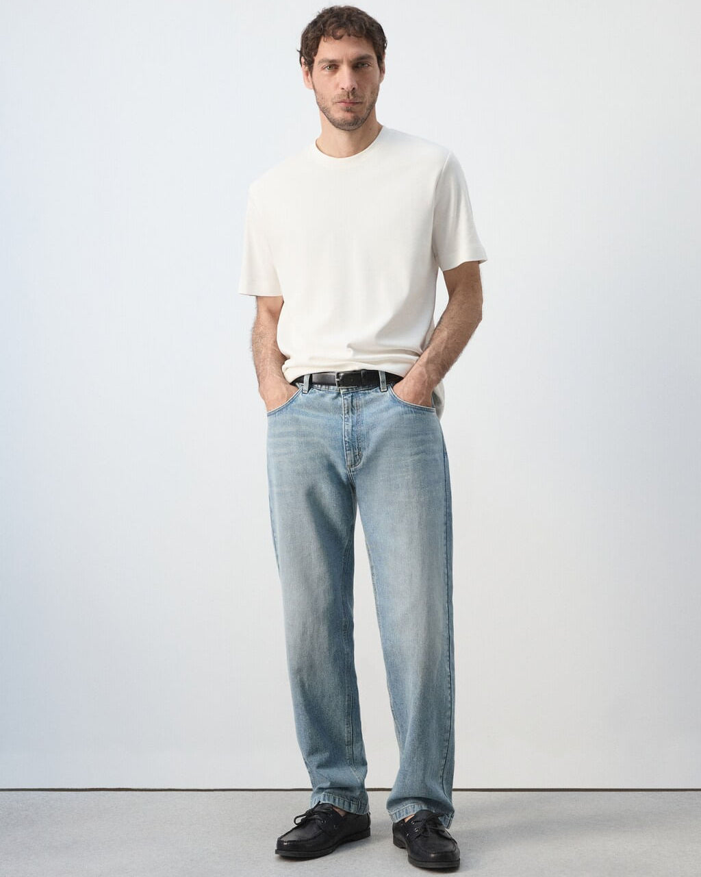 Color-Off white