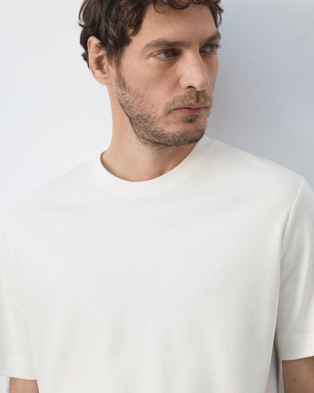 Color-Off white
