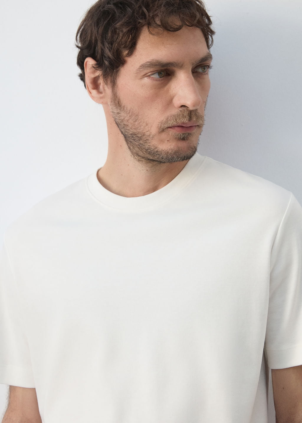 Color-Off white
