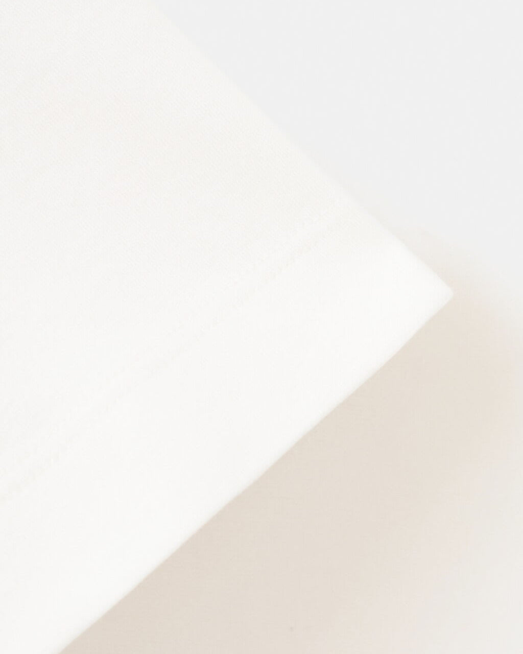 Color-Off white