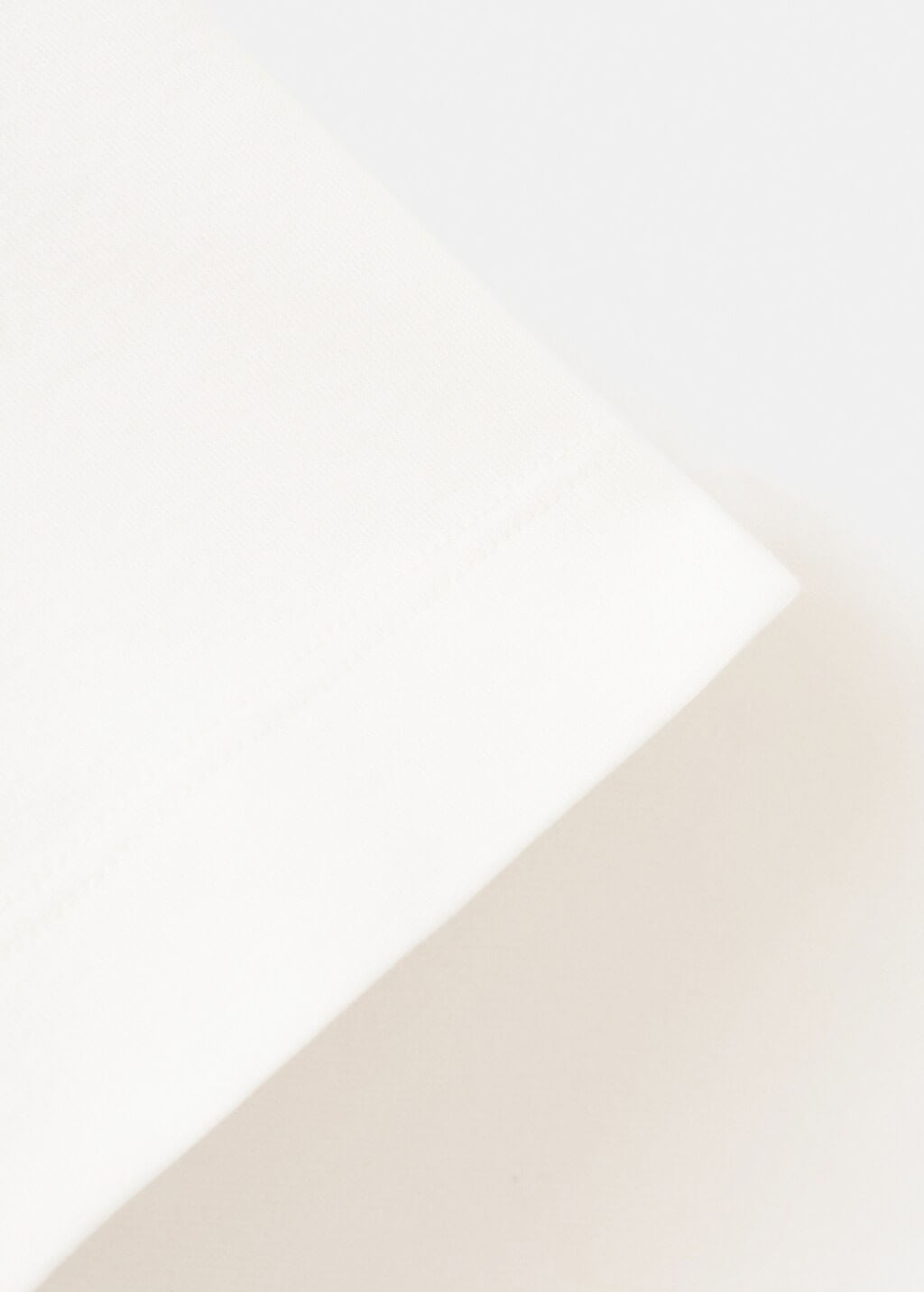 Color-Off white