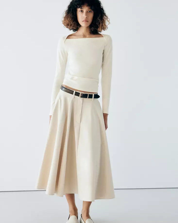 Color-Off white