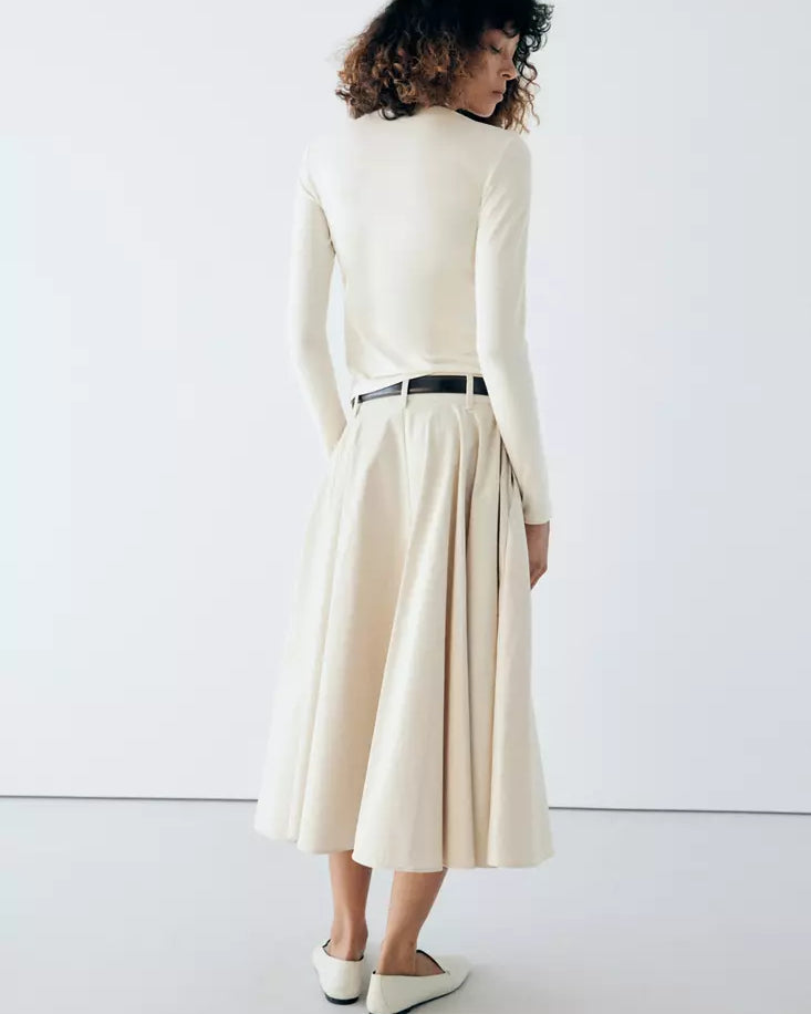 Color-Off white