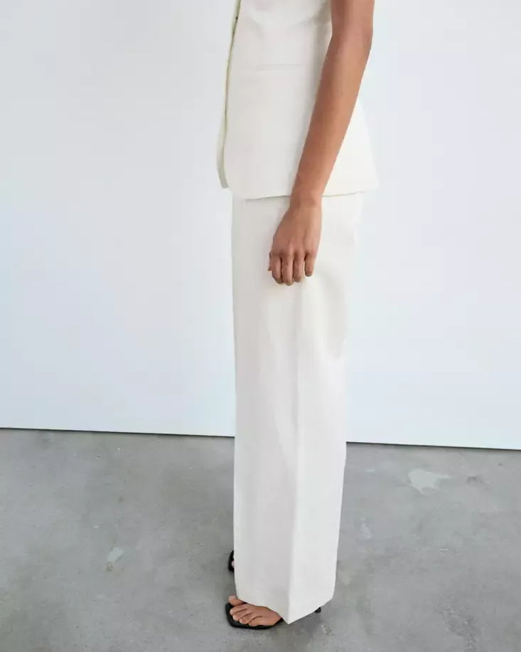 Color-Off white