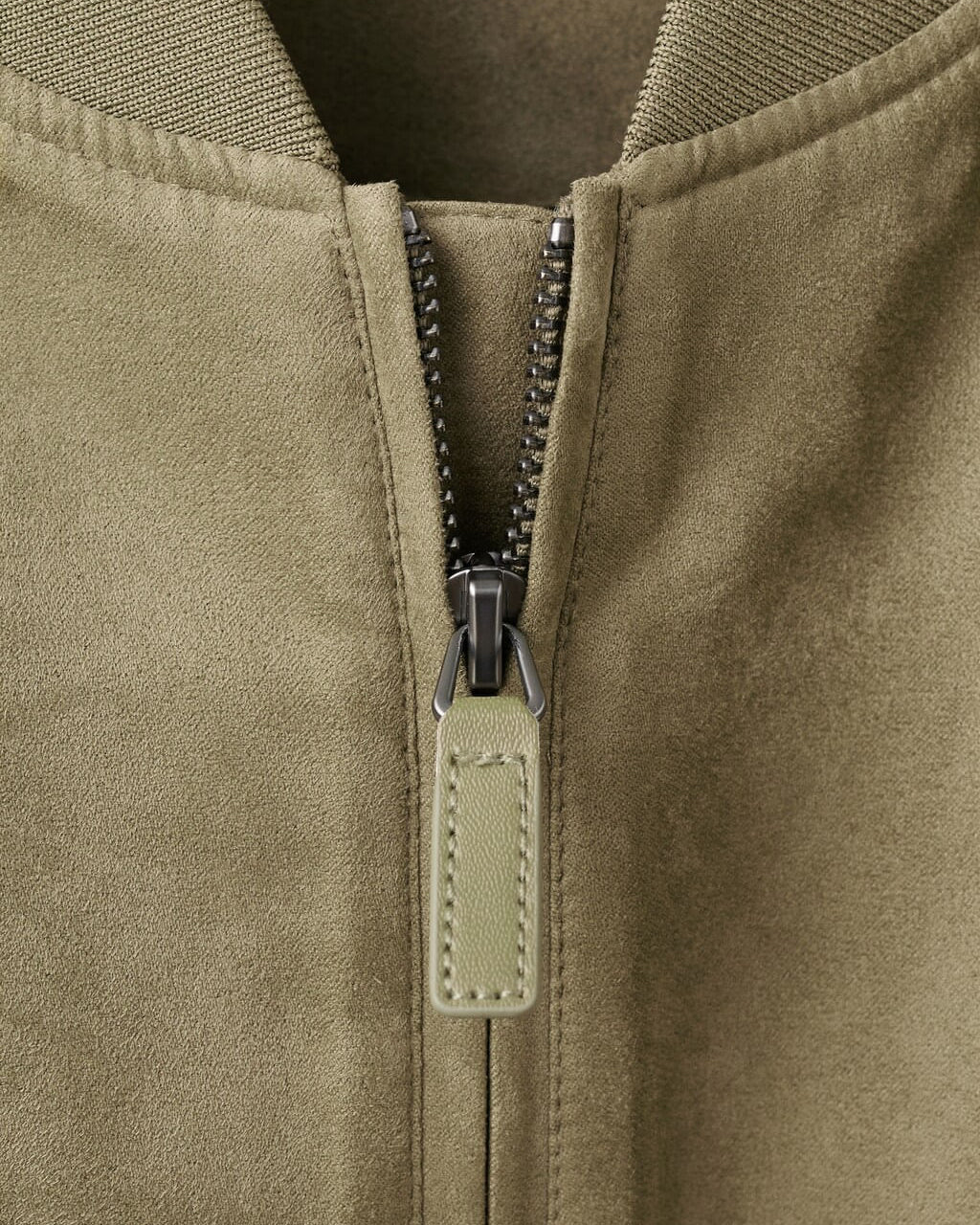 Color-Khaki