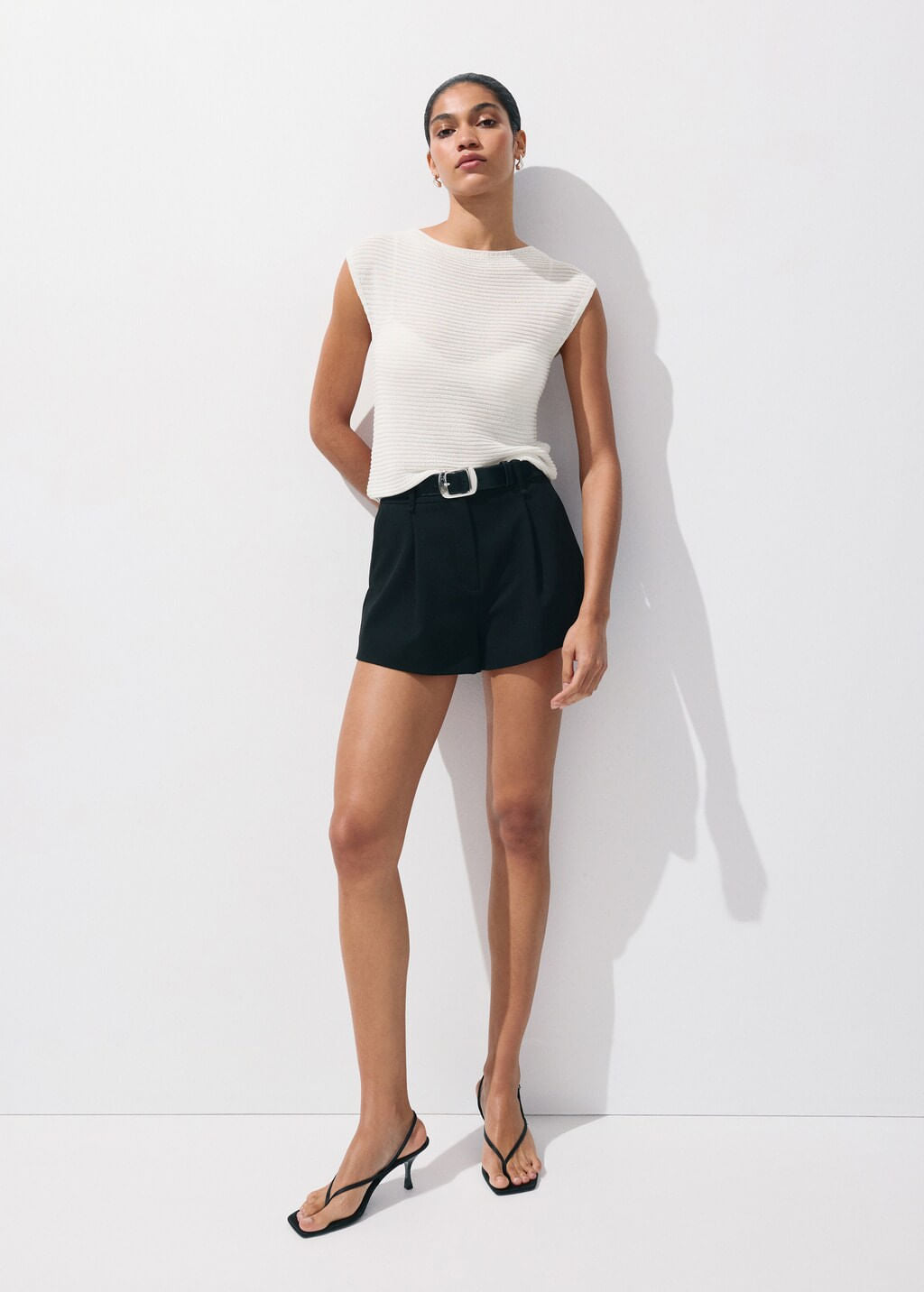 Color-Off white