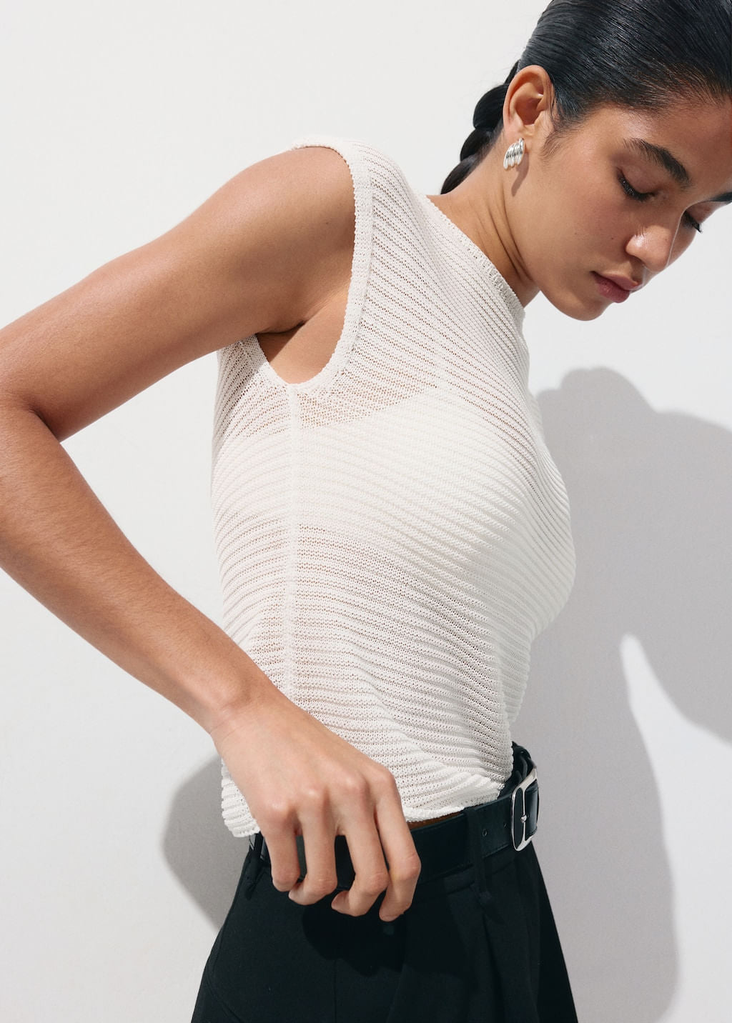 Color-Off white