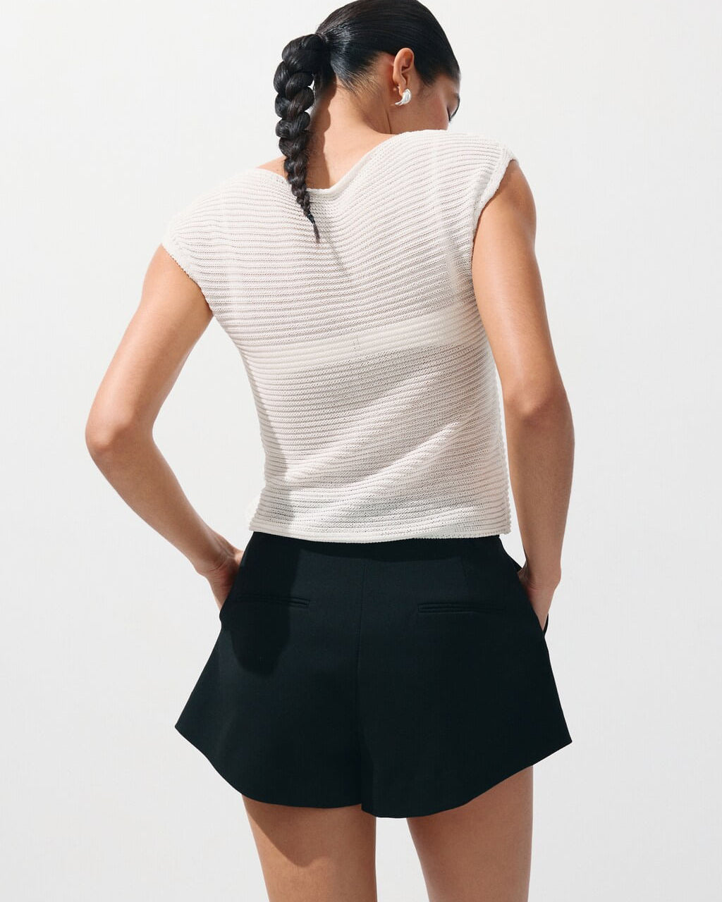 Color-Off white