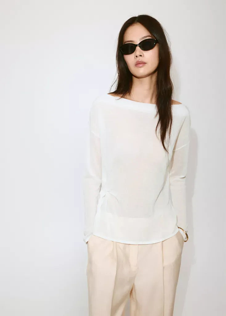 Color-Off white