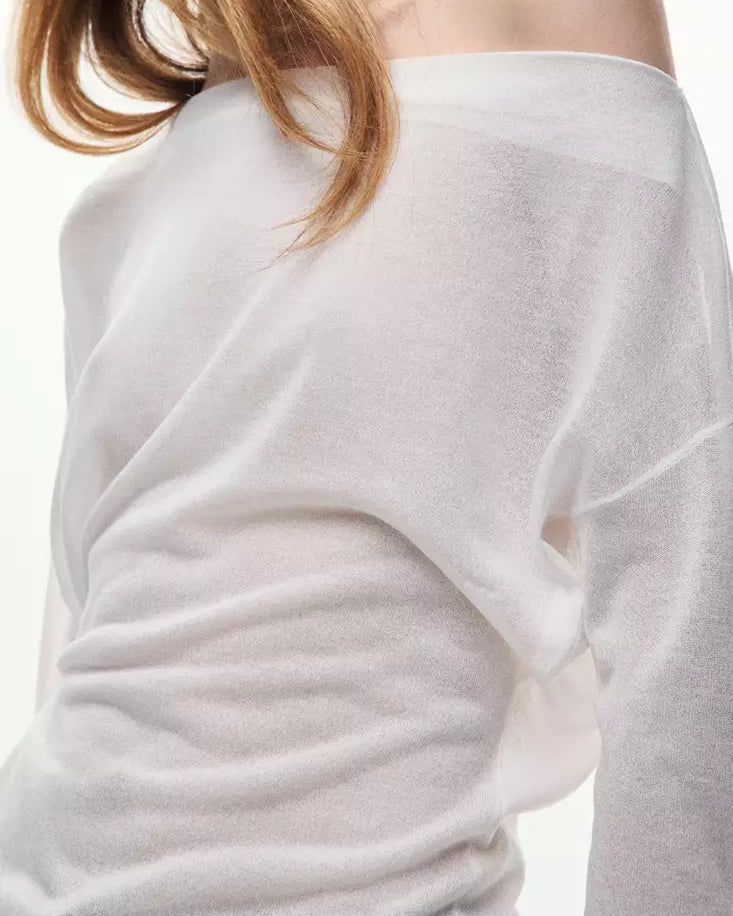 Color-Off white