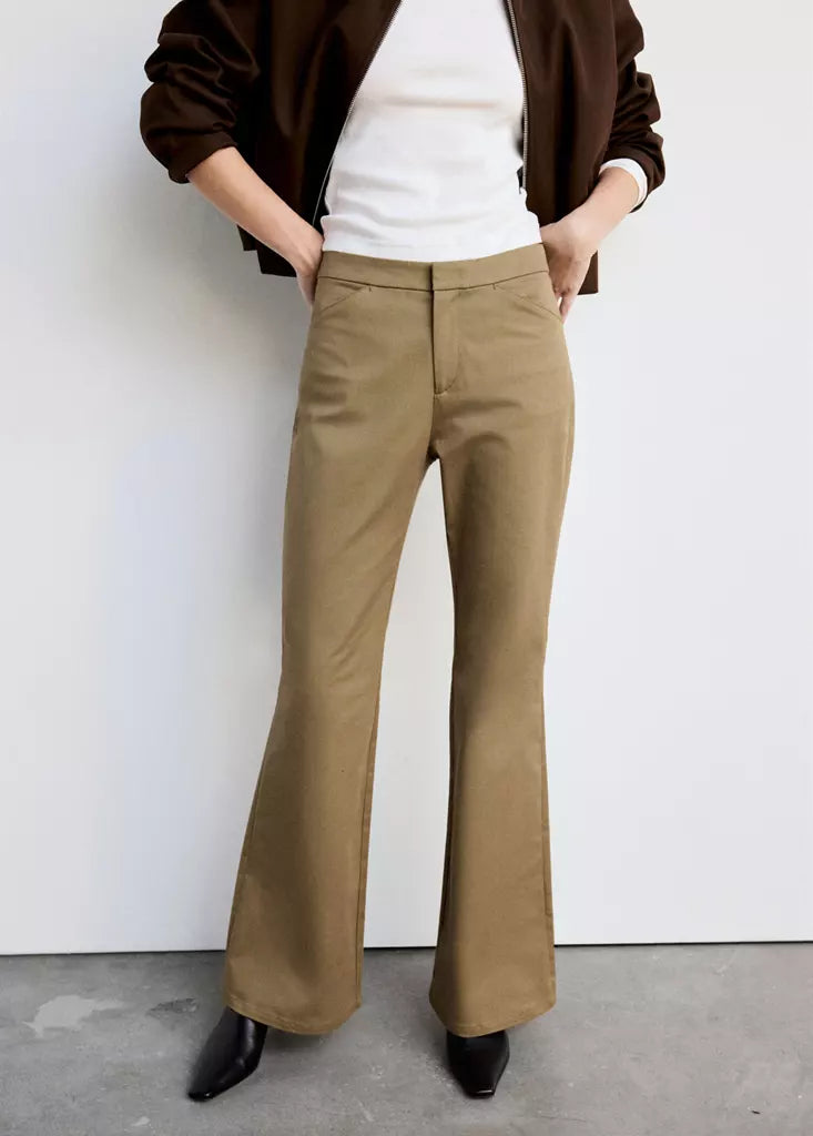 Color-Khaki