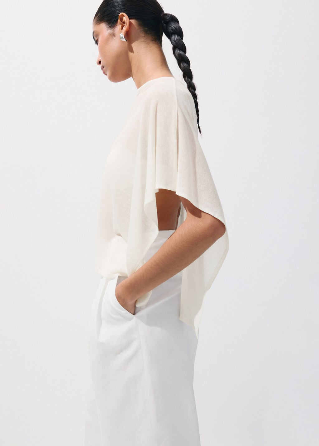 Color-Off white