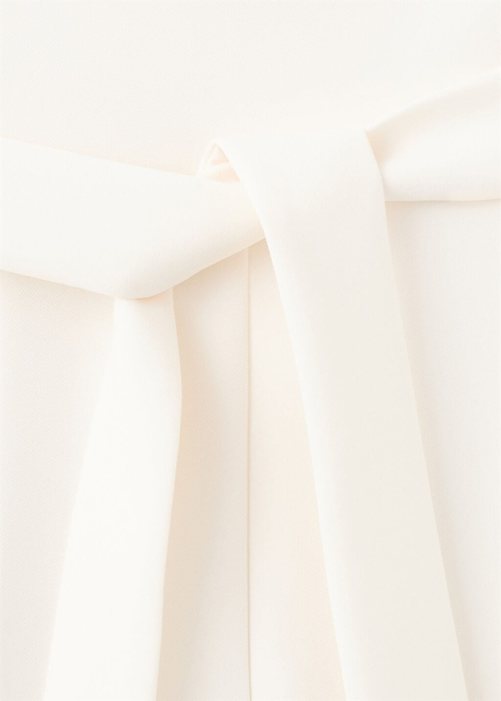 Color-Off white