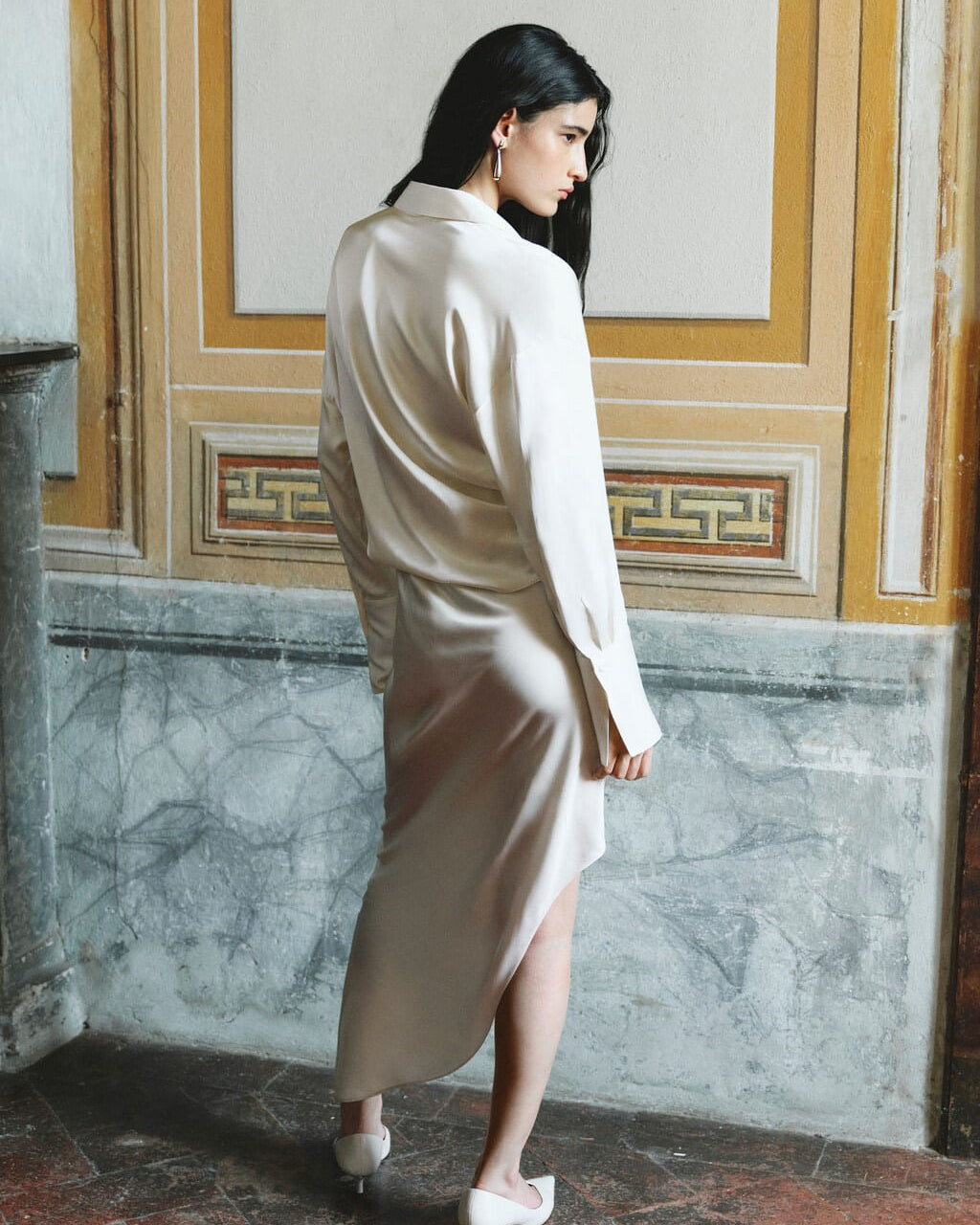 Color-Off white