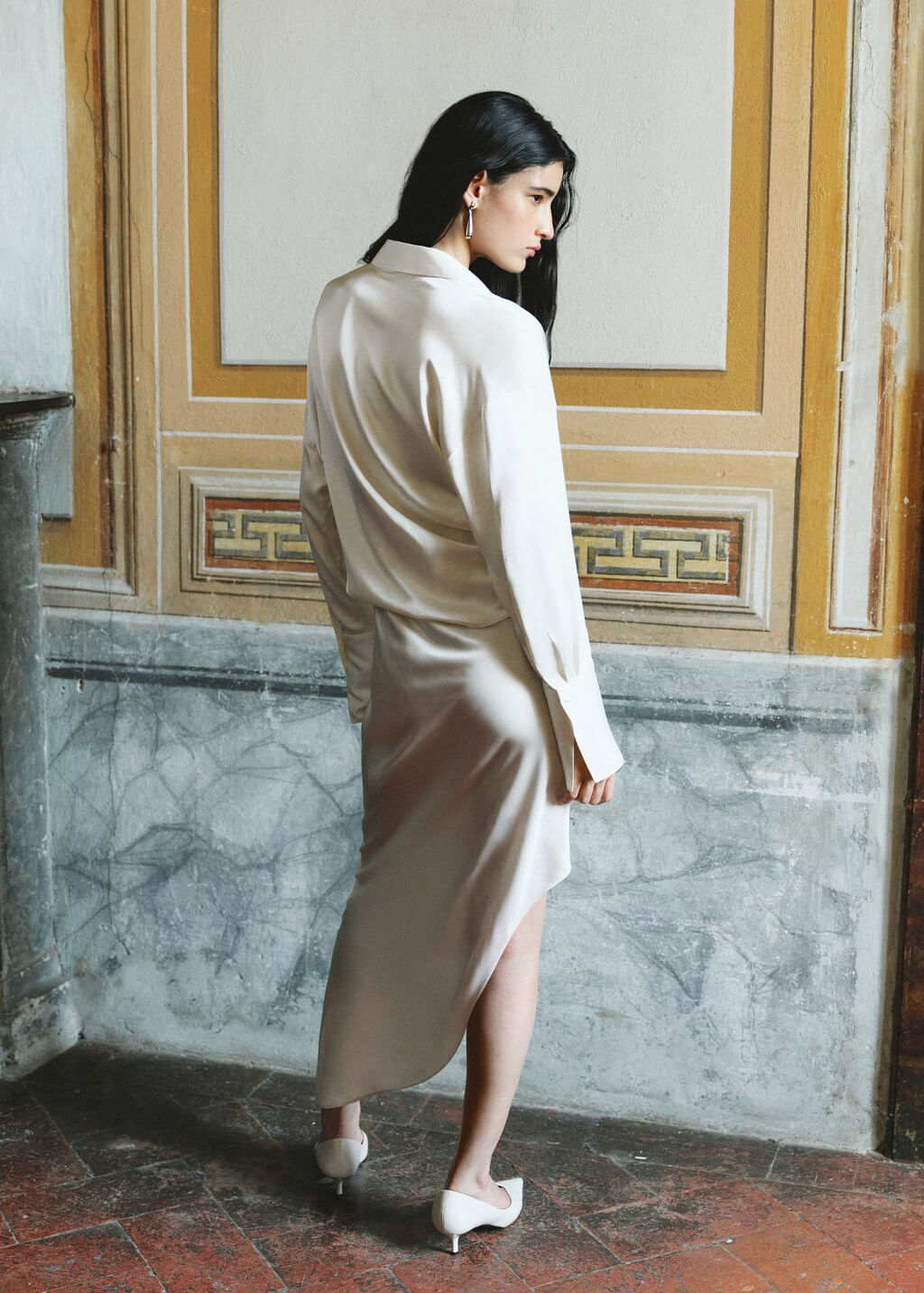Color-Off white