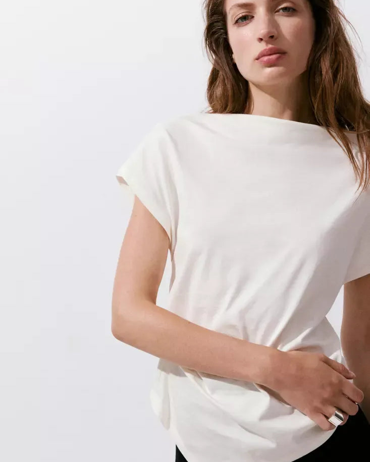 Color-Off white