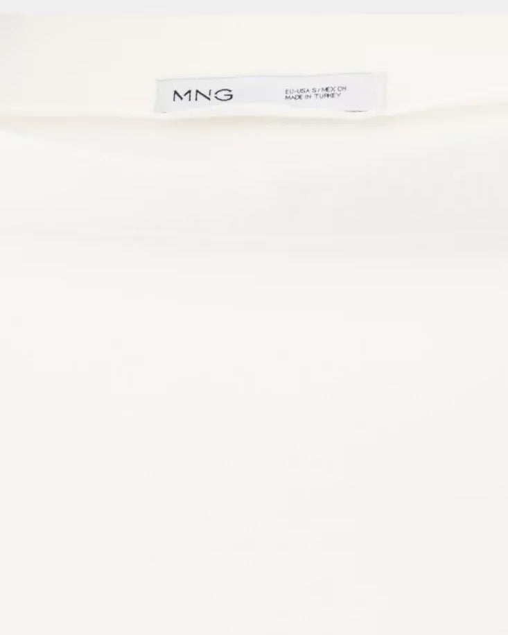 Color-Off white