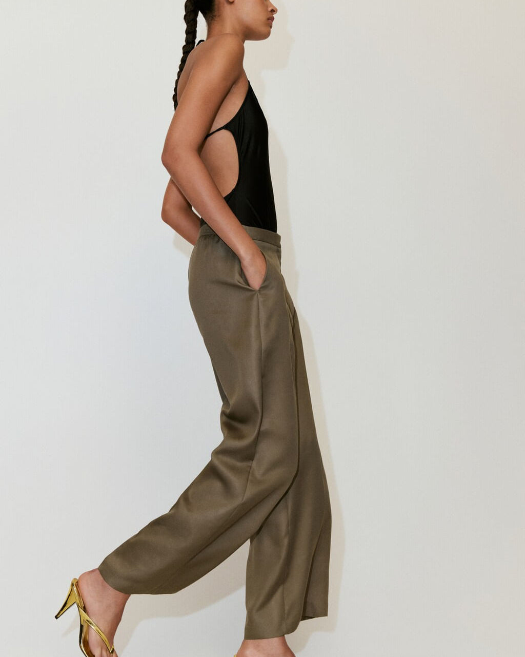 Color-Khaki