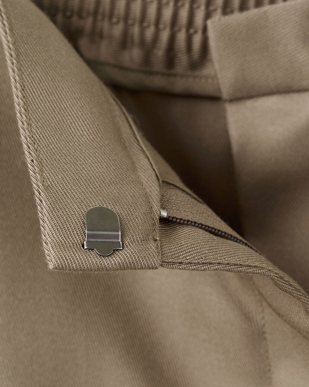 Color-Khaki