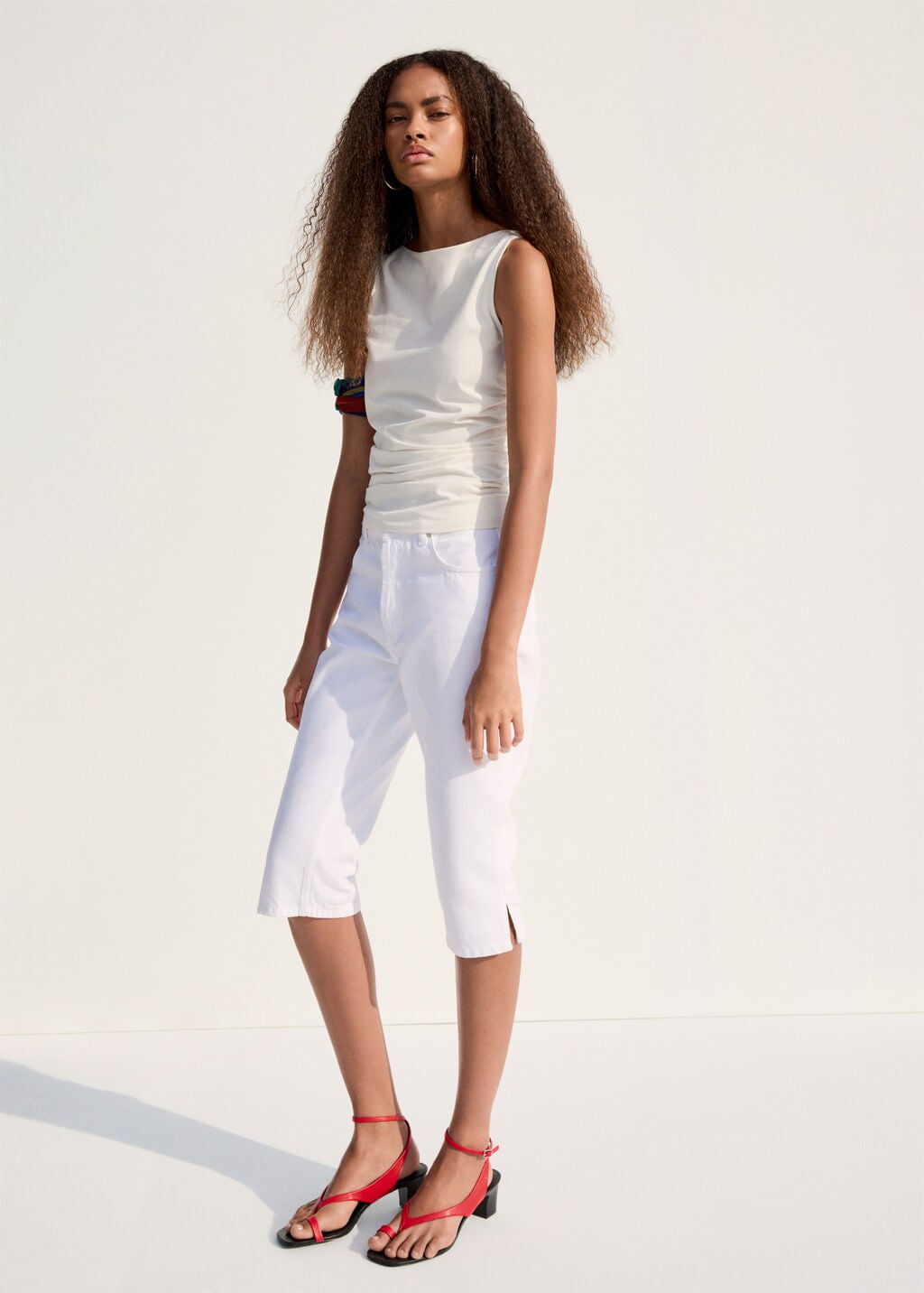 Color-Off white