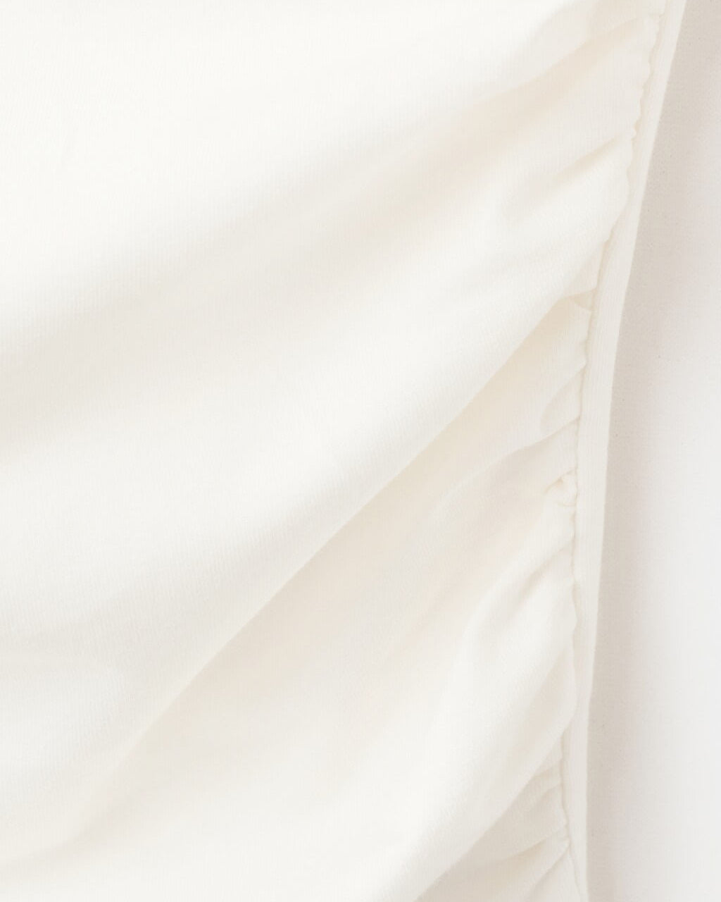 Color-Off white