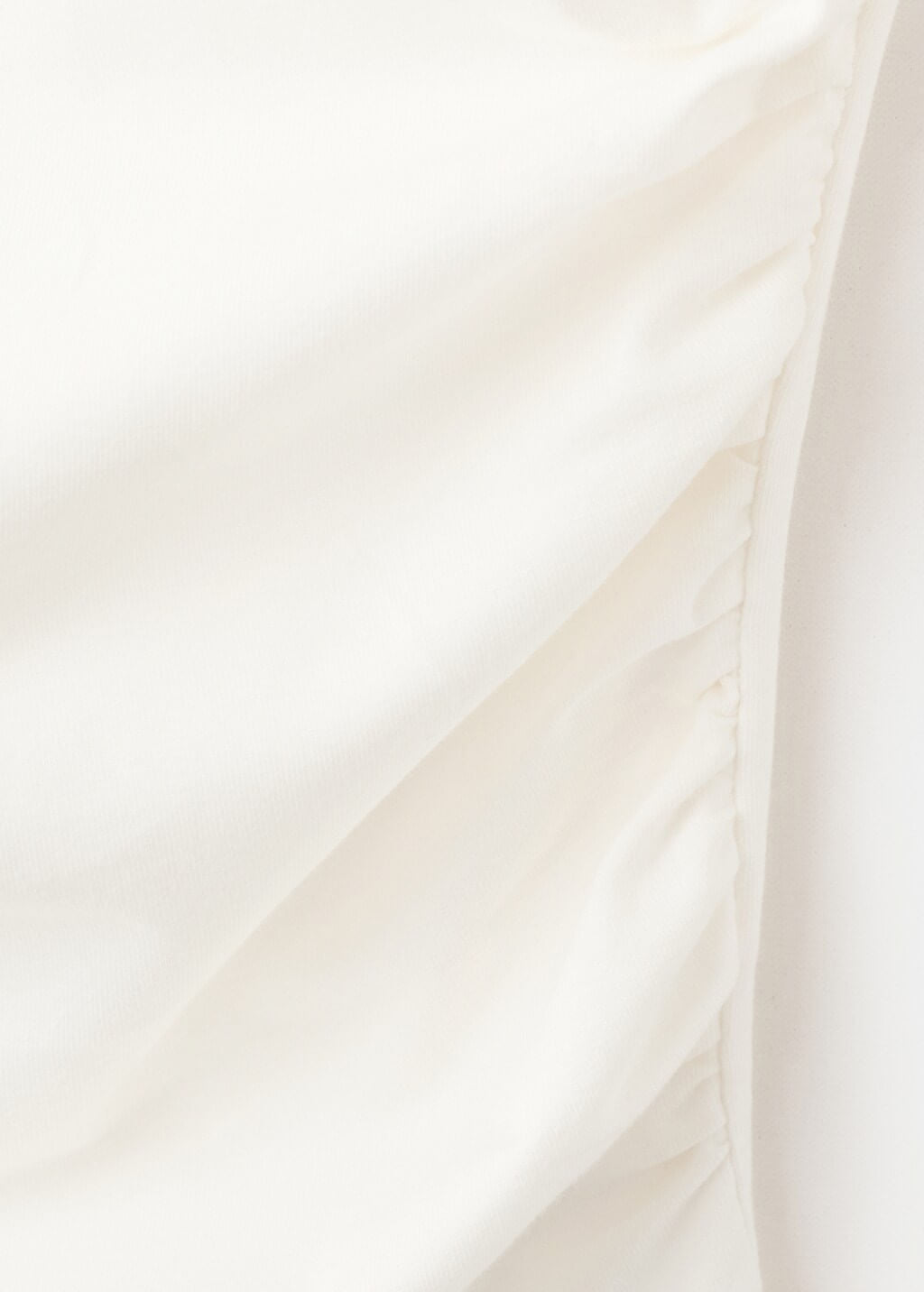 Color-Off white