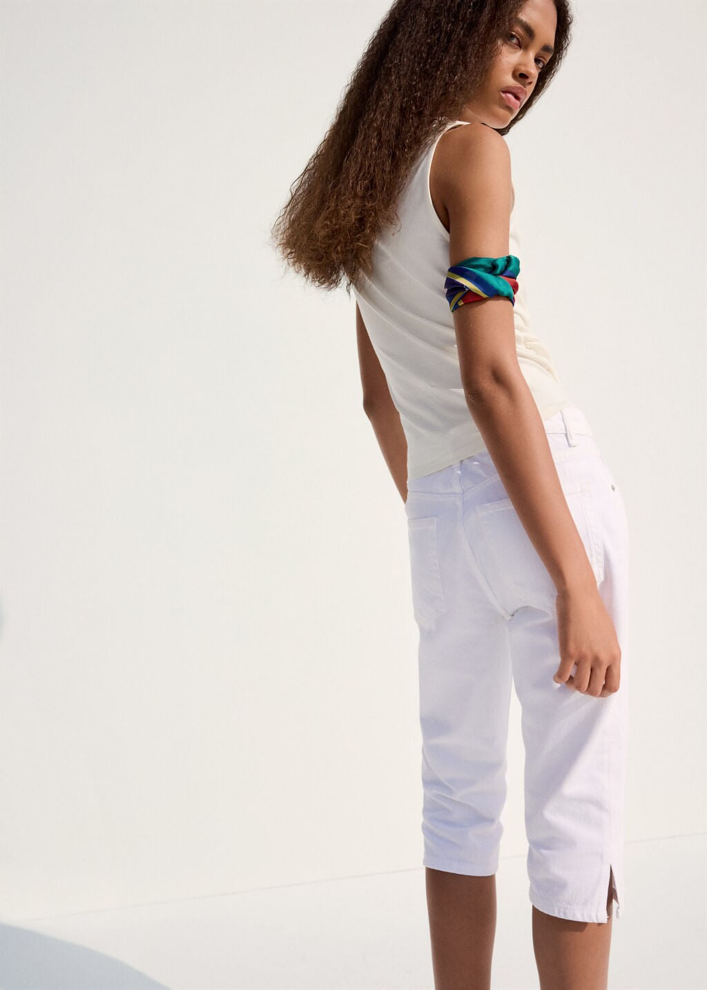 Color-Off white