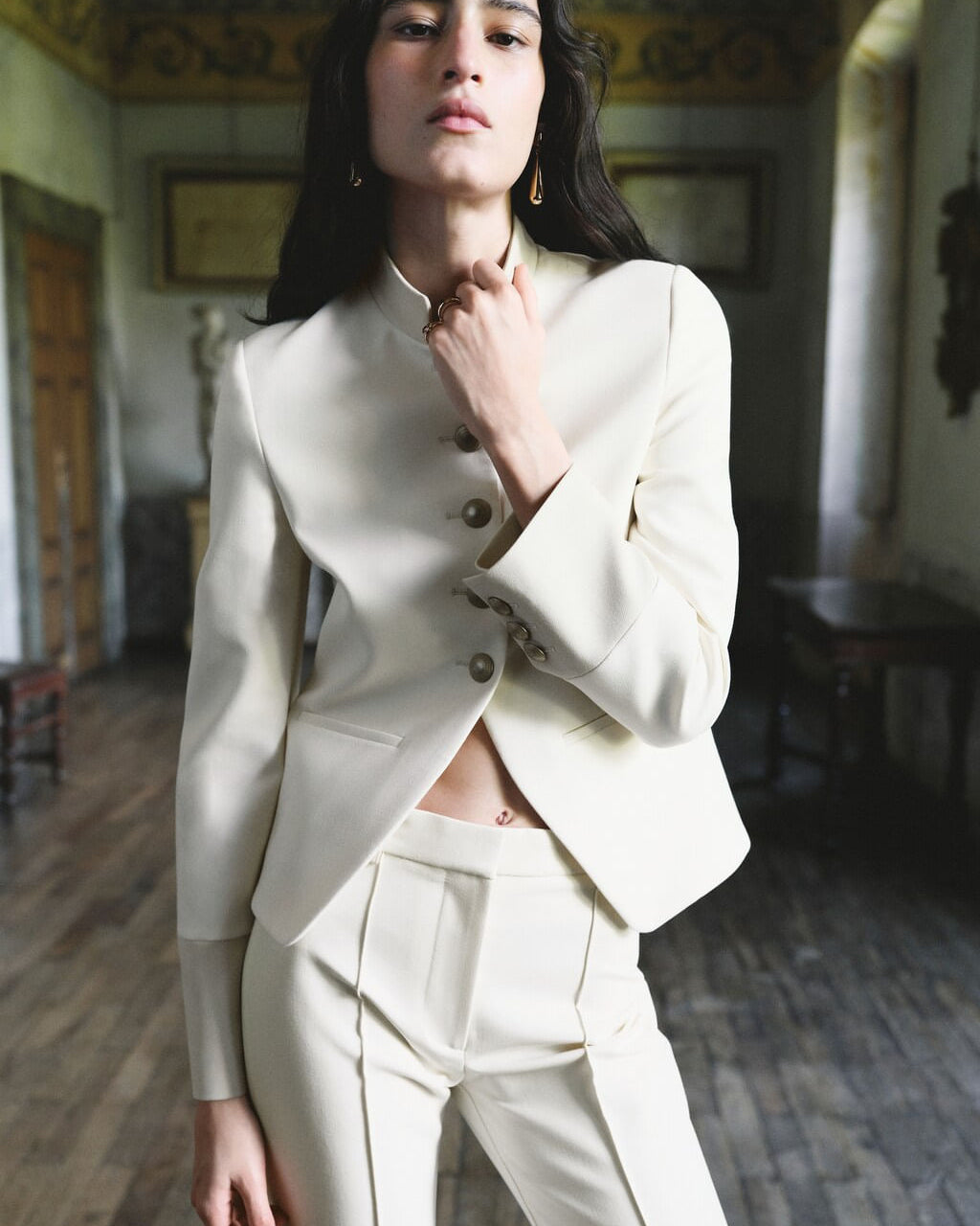 Color-Off white