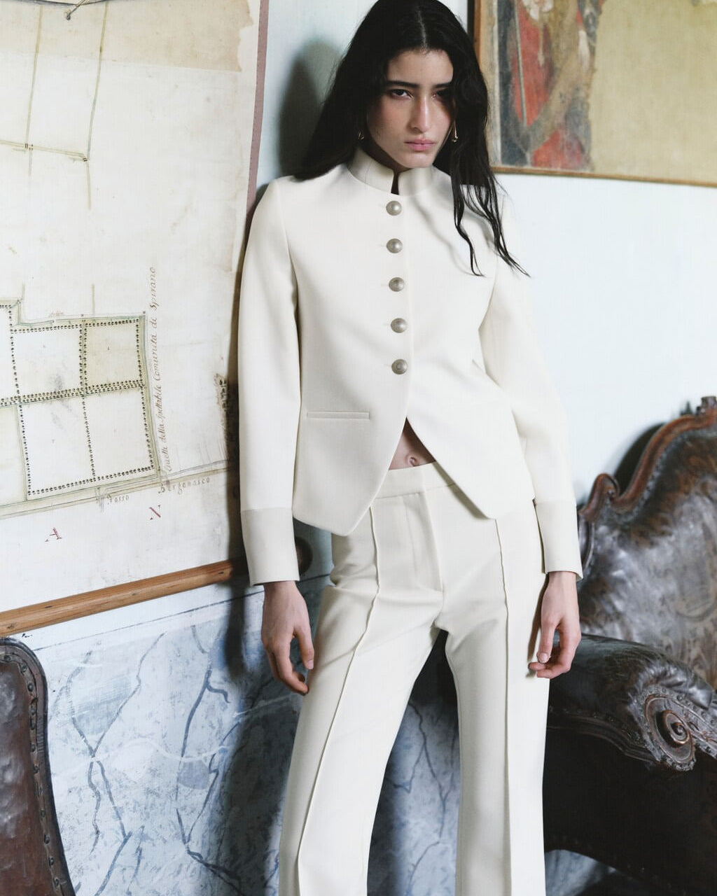 Color-Off white
