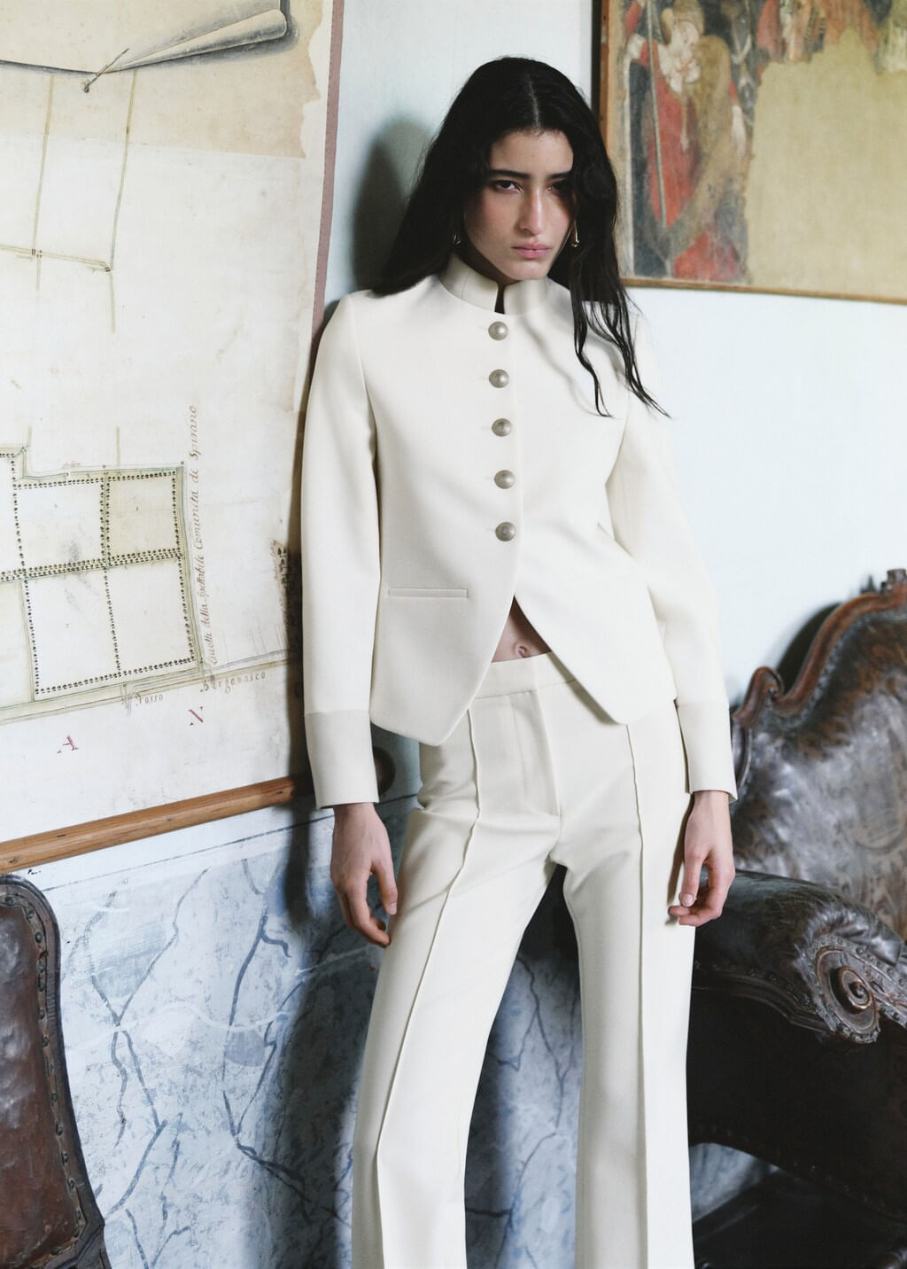 Color-Off white
