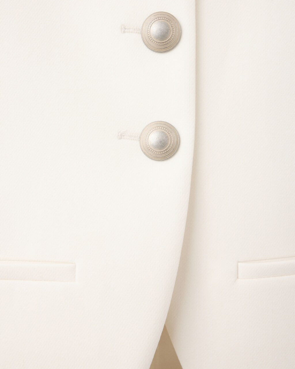 Color-Off white
