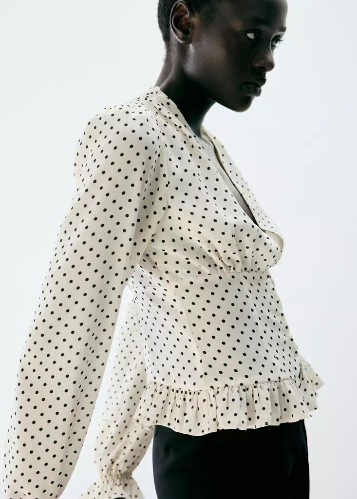 Color-Off white