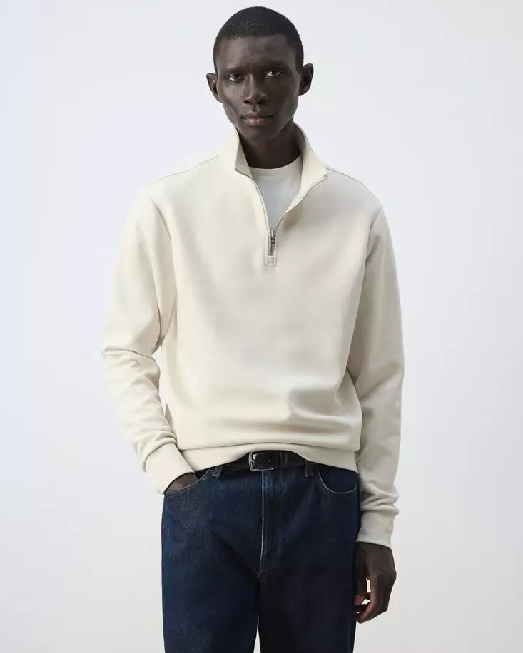 Color-Off white