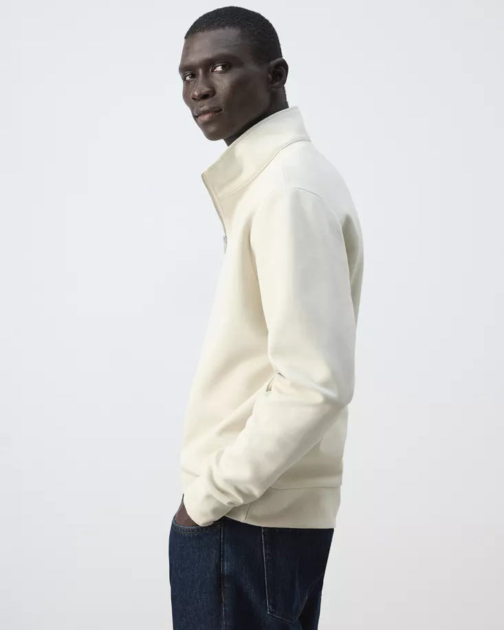Color-Off white