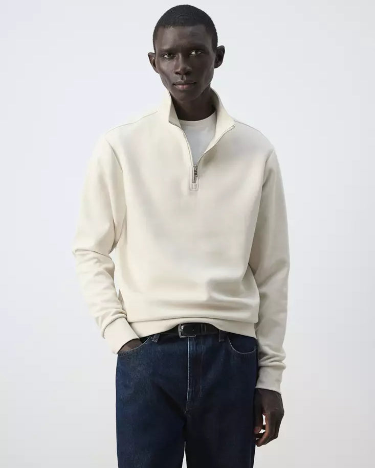 Color-Off white