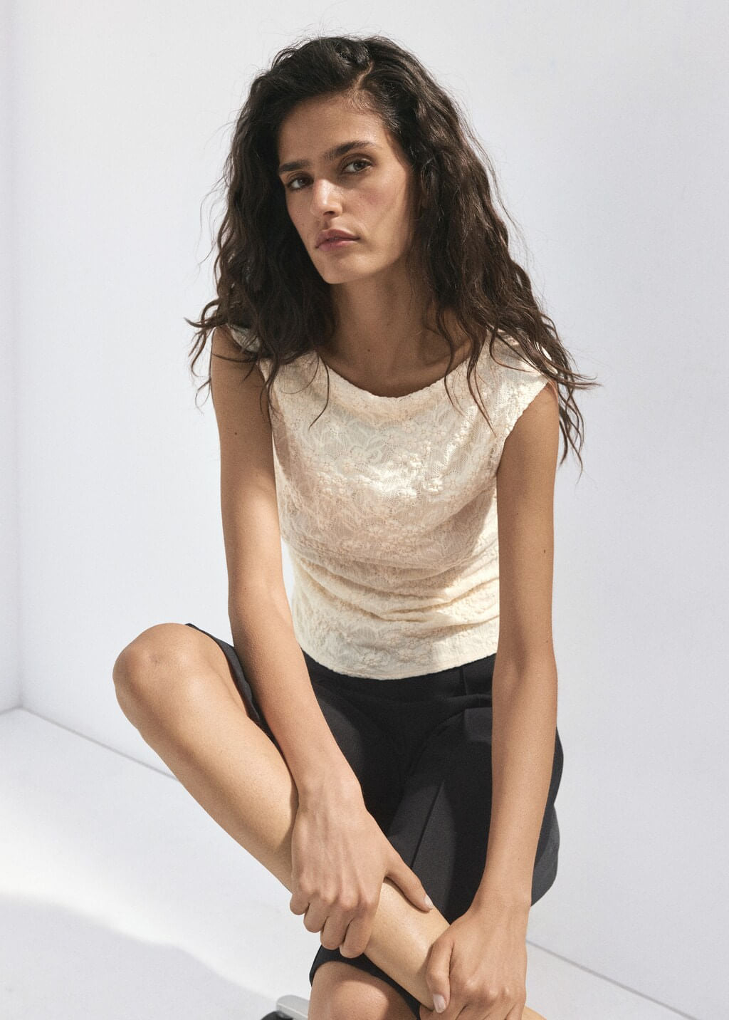 Color-Off white