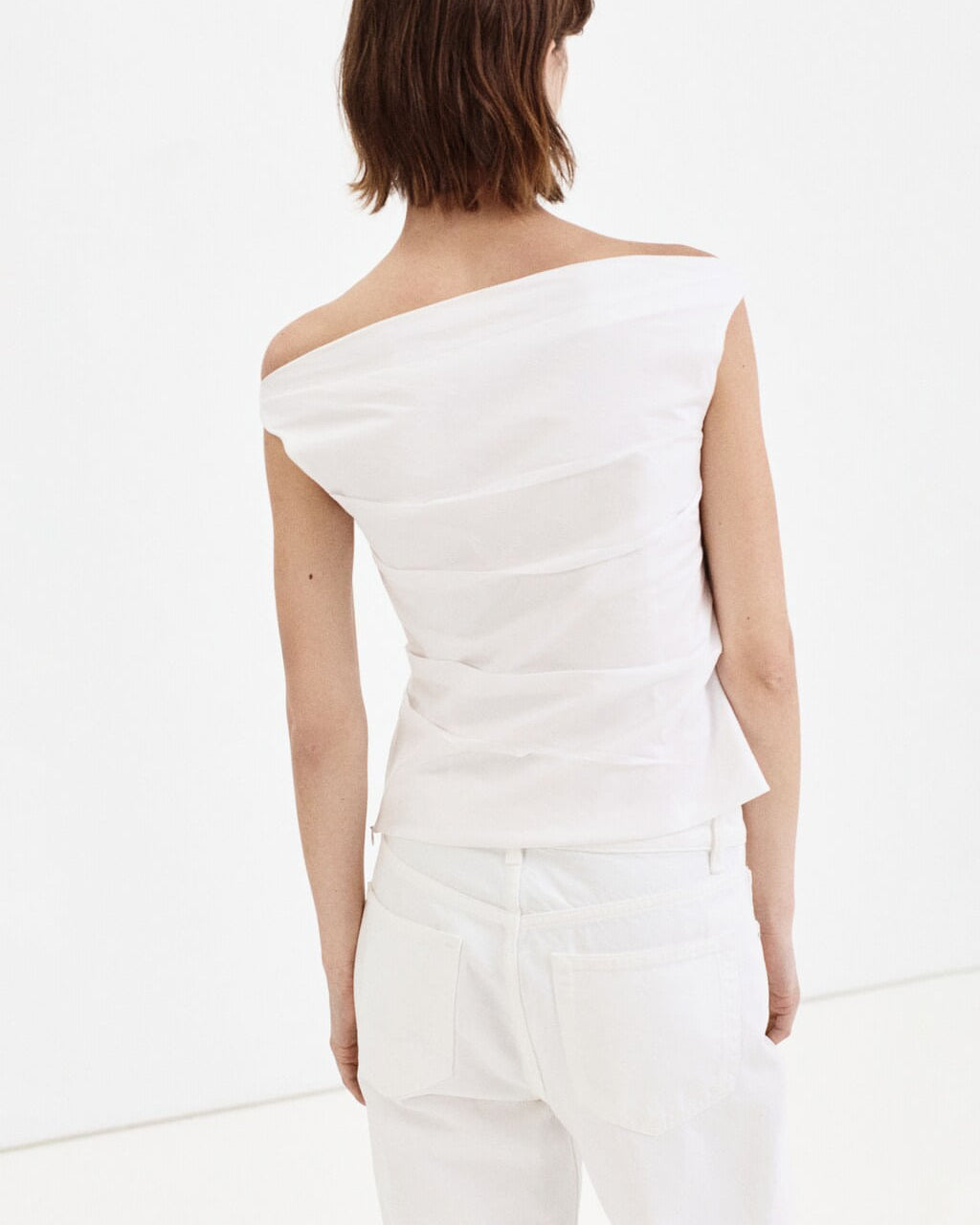 Color-Off white