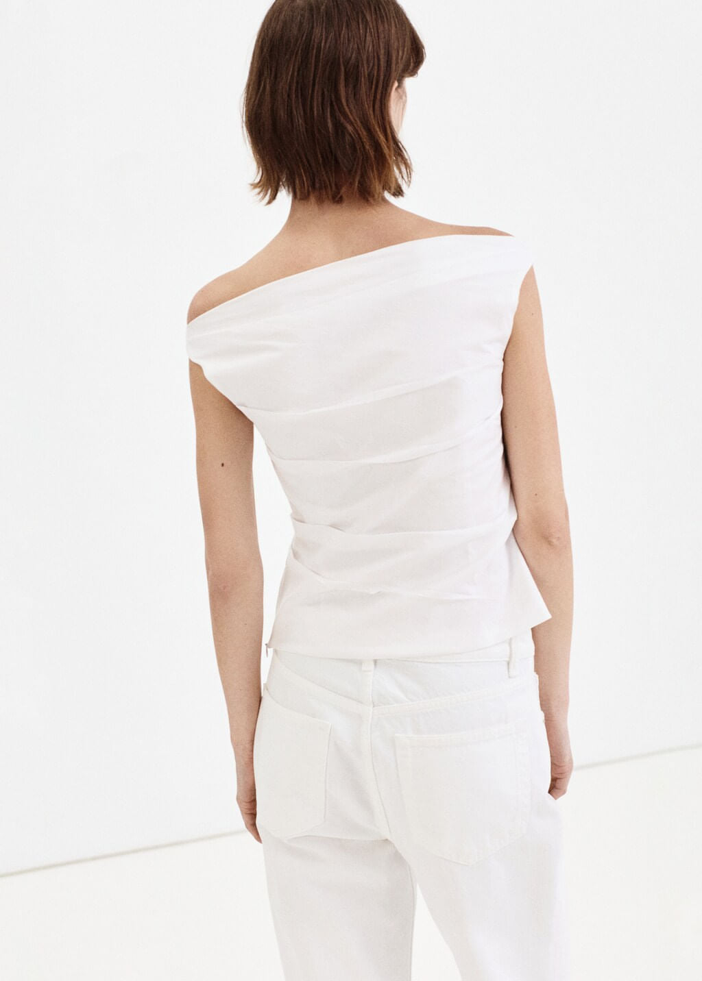 Color-Off white
