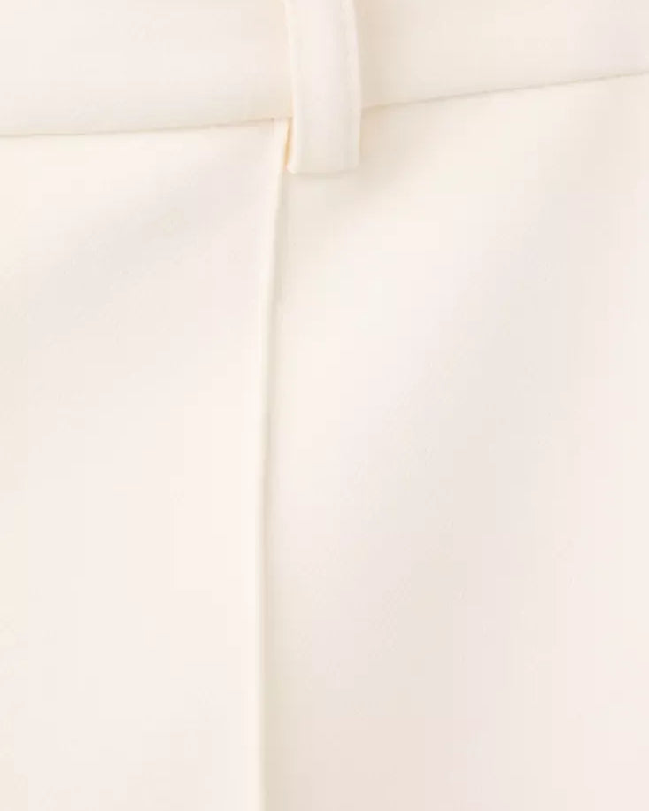 Color-Off white