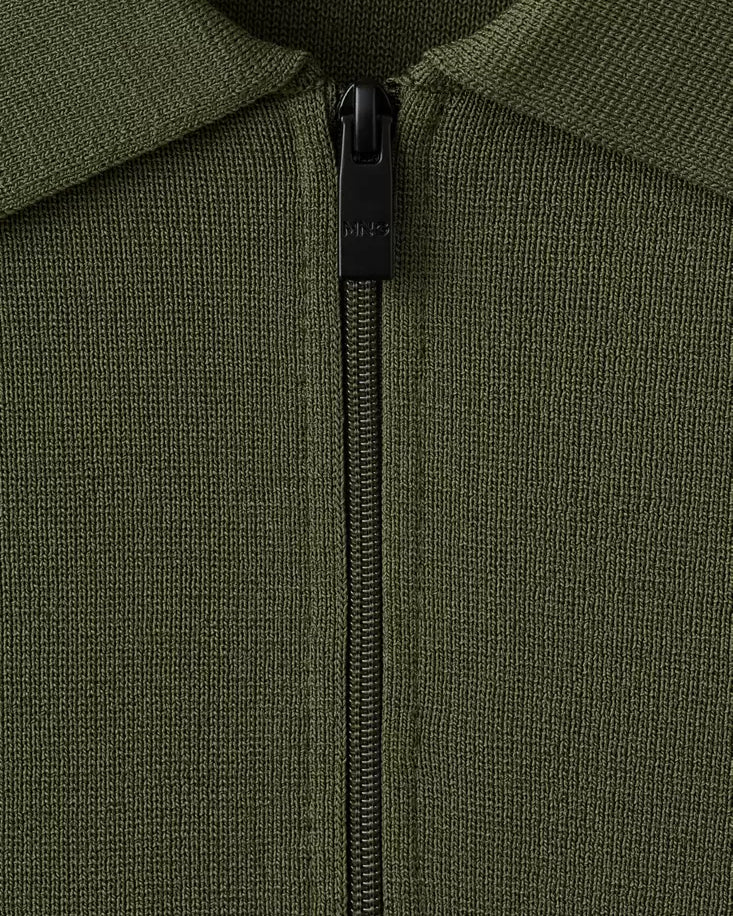 Color-Khaki