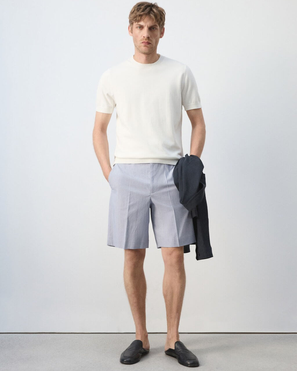 Color-Off white