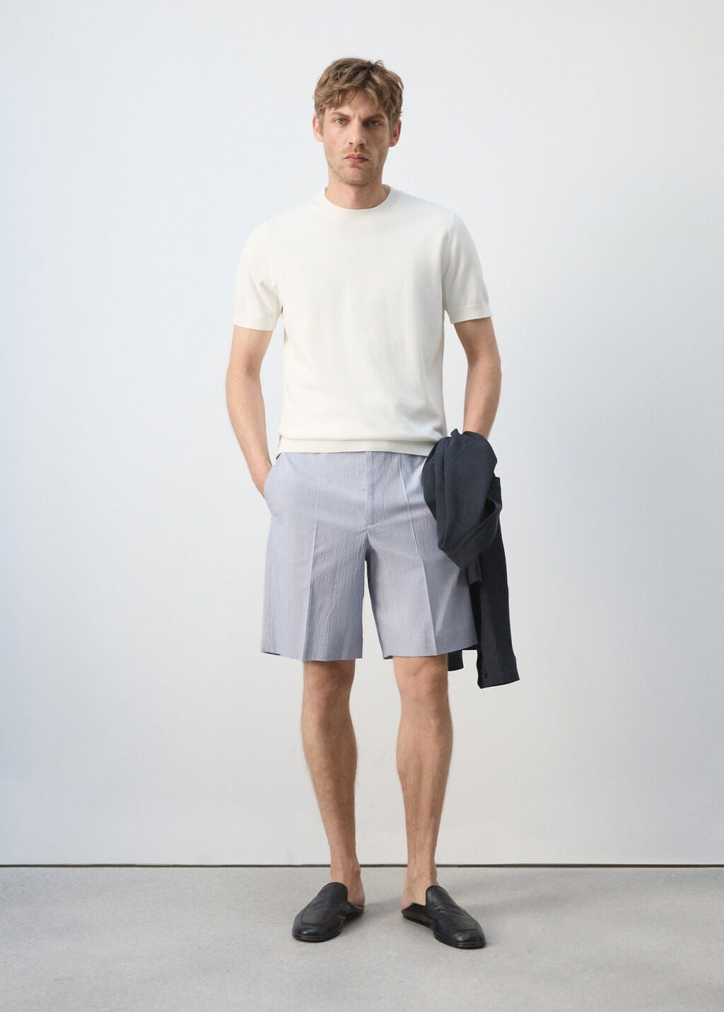 Color-Off white